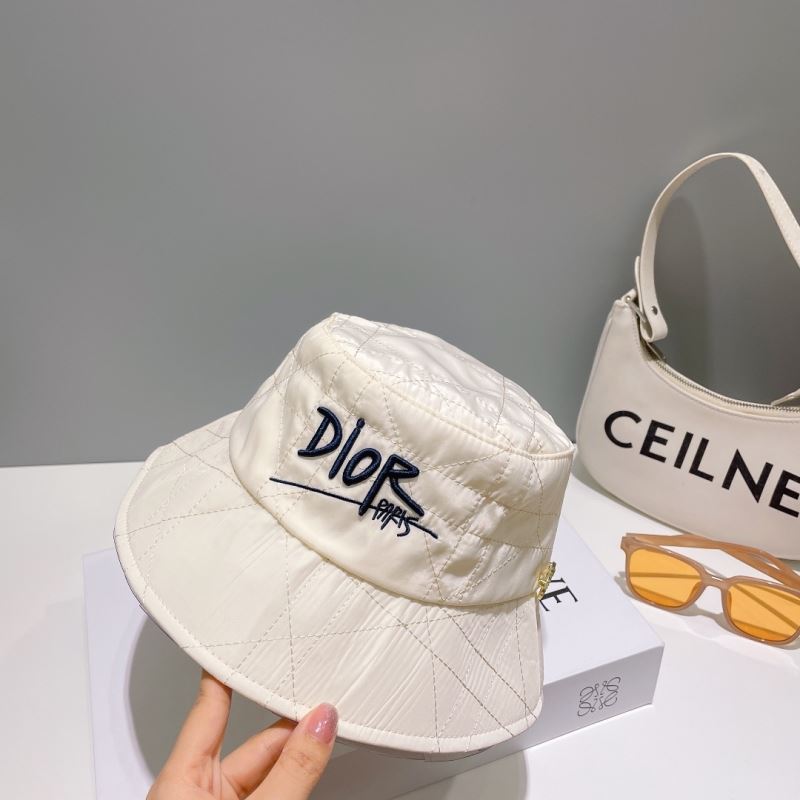 CHRISTIAN DIOR